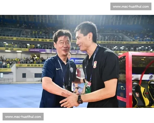 国足选帅开启年轻化转型，东亚杯启用过渡教练组